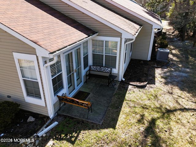 1005B Buckingham Drive, Manchester, NJ 08759