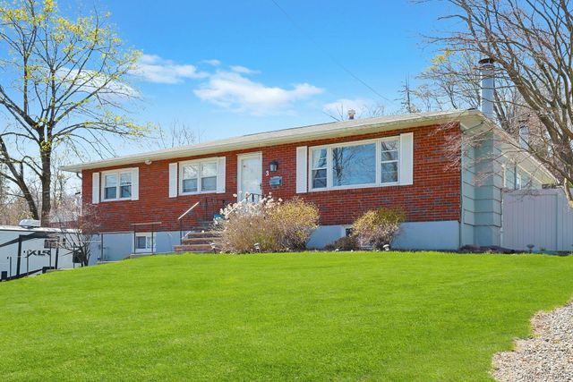 3 Green Hill Court, Nanuet, NY 10954