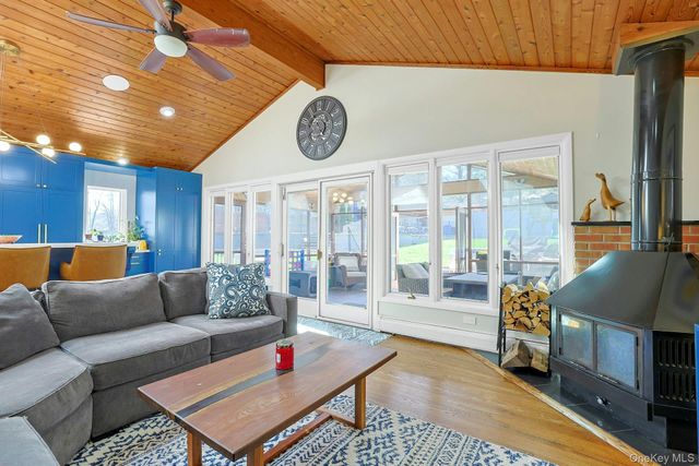 3 Green Hill Court, Nanuet, NY 10954