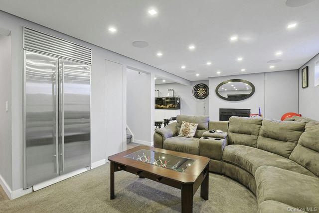 3 Green Hill Court, Nanuet, NY 10954