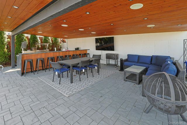 3 Green Hill Court, Nanuet, NY 10954