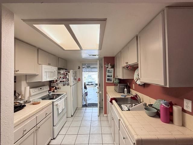 284 W Lexington Avenue, Fresno, CA 93711