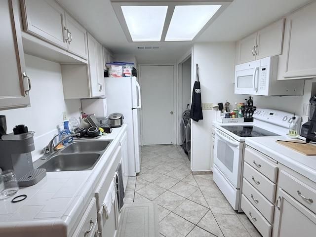 284 W Lexington Avenue, Fresno, CA 93711