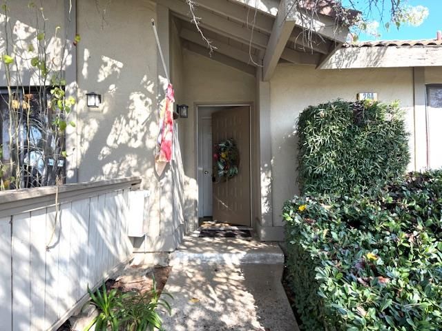 284 W Lexington Avenue, Fresno, CA 93711