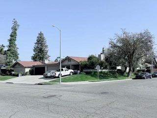 284 W Lexington Avenue, Fresno, CA 93711