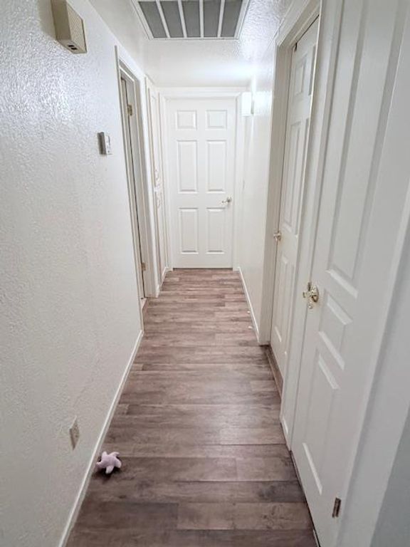 Image 19 of property listing at 284 W Lexington Avenue, Fresno, CA 93711