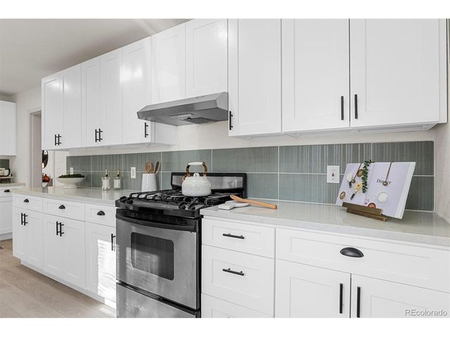 2960 Poplar St, Denver, CO 80207