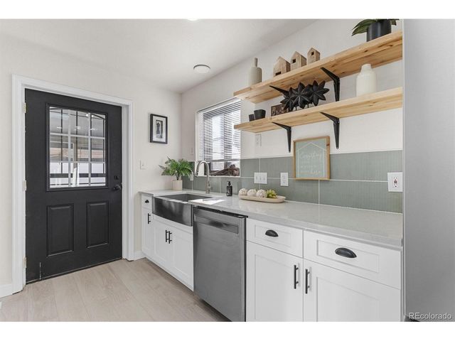2960 Poplar St, Denver, CO 80207