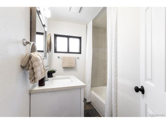 2960 Poplar St, Denver, CO 80207