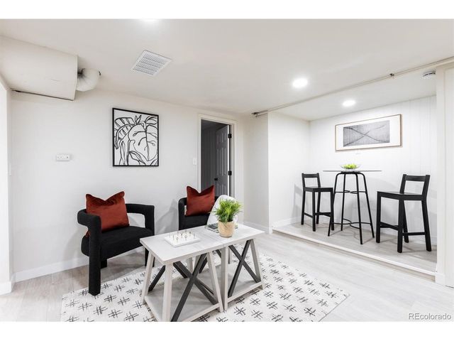 2960 Poplar St, Denver, CO 80207