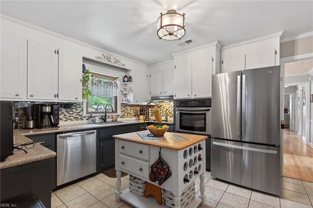 4617 Twain LN, Virginia Beach, VA 23455