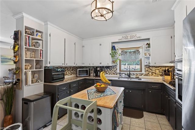 4617 Twain LN, Virginia Beach, VA 23455