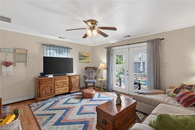 4617 Twain LN, Virginia Beach, VA 23455