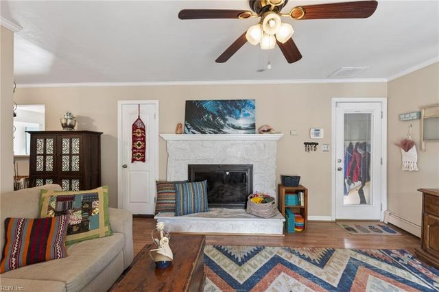 4617 Twain LN, Virginia Beach, VA 23455