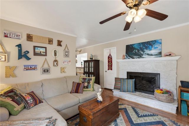 4617 Twain LN, Virginia Beach, VA 23455