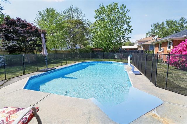 4617 Twain LN, Virginia Beach, VA 23455