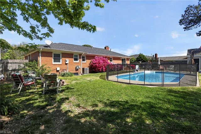 4617 Twain LN, Virginia Beach, VA 23455