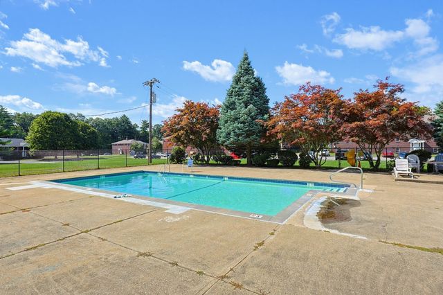 130 Parker St L4, Acton, MA 01720