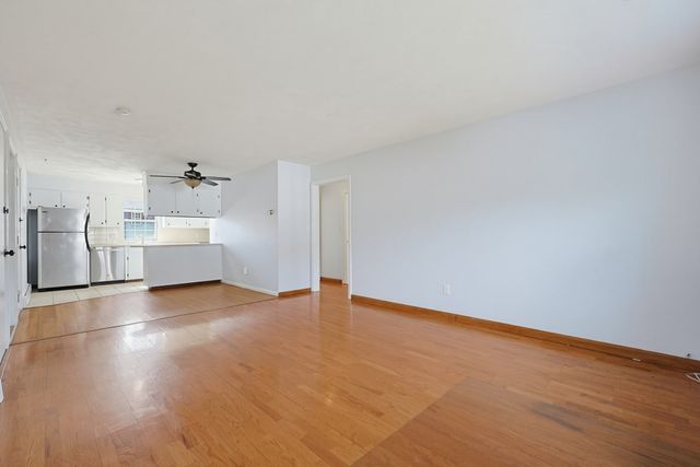 130 Parker St L4, Acton, MA 01720