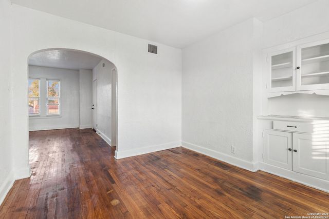 1630 W Rosewood Ave Apt C, San Antonio, TX 78201