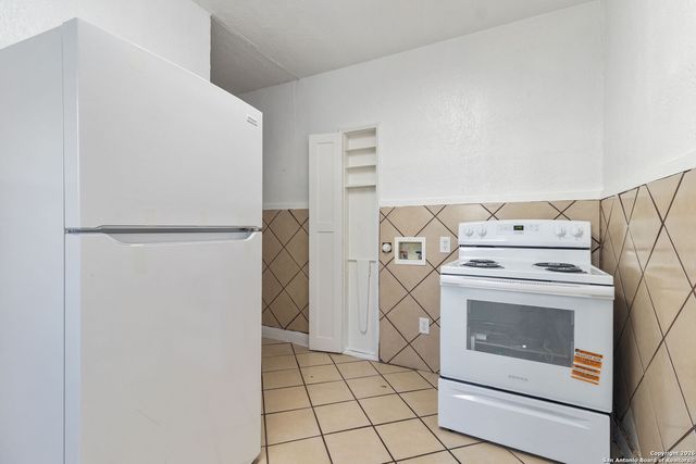 1630 W Rosewood Ave Apt C, San Antonio, TX 78201