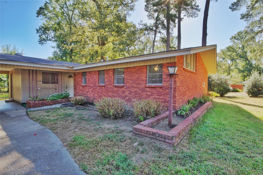 3742 Cornell Drive, Shreveport, LA 71107