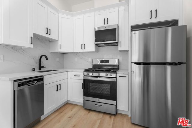 2154 Patricia Avenue, Los Angeles, CA 90025