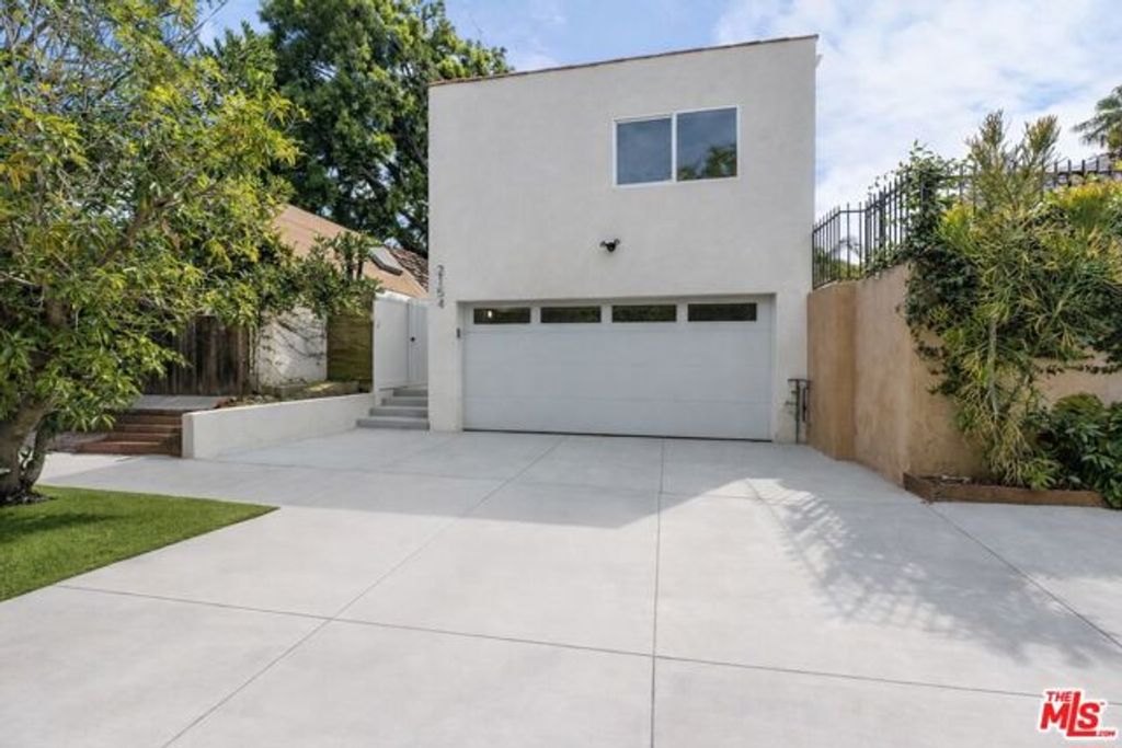 2154 Patricia Avenue, Los Angeles, CA 90025