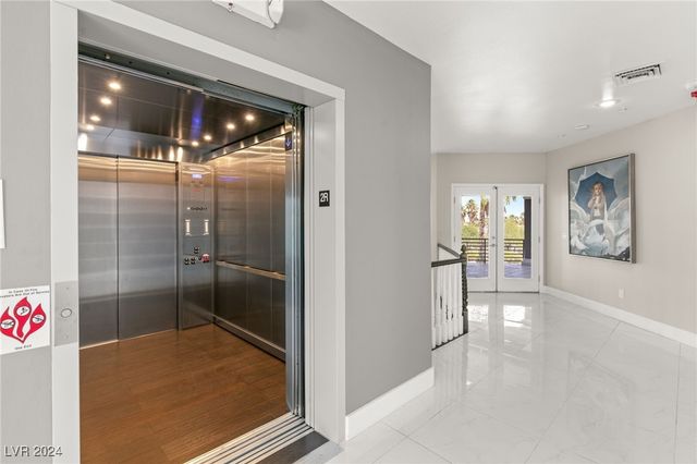 5930 North El Capitan Way, Las Vegas, NV 89149