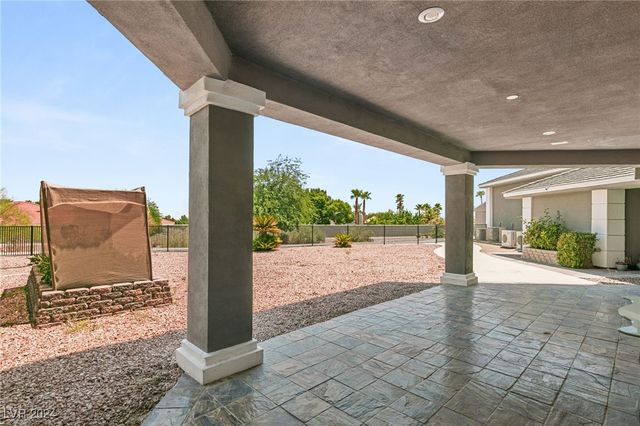 5930 North El Capitan Way, Las Vegas, NV 89149