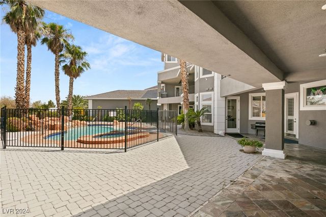 5930 North El Capitan Way, Las Vegas, NV 89149