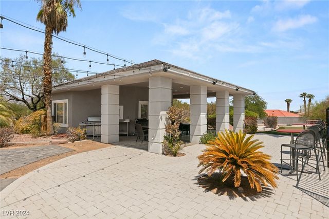 5930 North El Capitan Way, Las Vegas, NV 89149