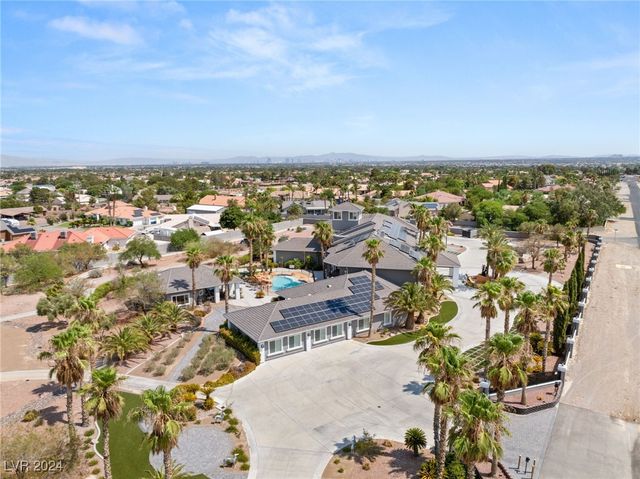 5930 North El Capitan Way, Las Vegas, NV 89149