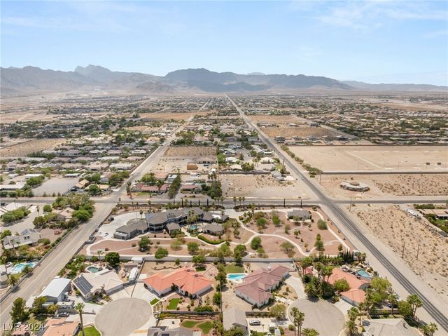 5930 North El Capitan Way, Las Vegas, NV 89149