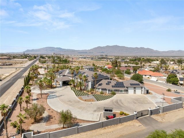 5930 North El Capitan Way, Las Vegas, NV 89149