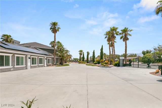 5930 North El Capitan Way, Las Vegas, NV 89149