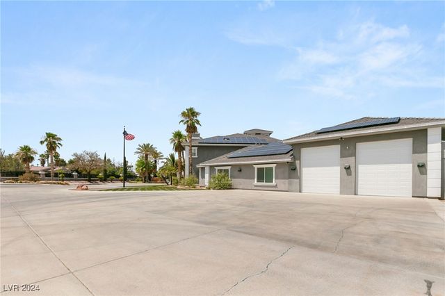 5930 North El Capitan Way, Las Vegas, NV 89149