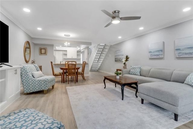 790 Meadowland DR 29-2, Naples, FL 34108