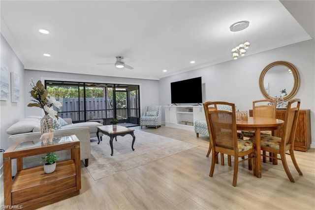 790 Meadowland DR 29-2, Naples, FL 34108