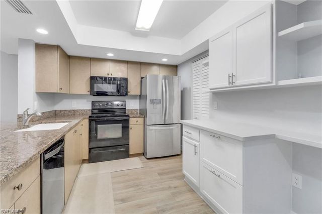 790 Meadowland DR 29-2, Naples, FL 34108