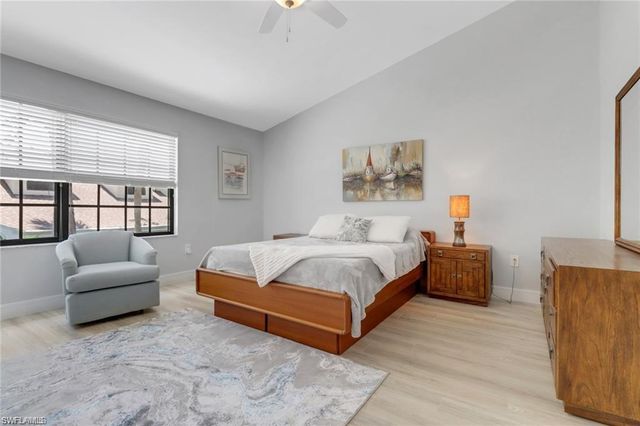 790 Meadowland DR 29-2, Naples, FL 34108