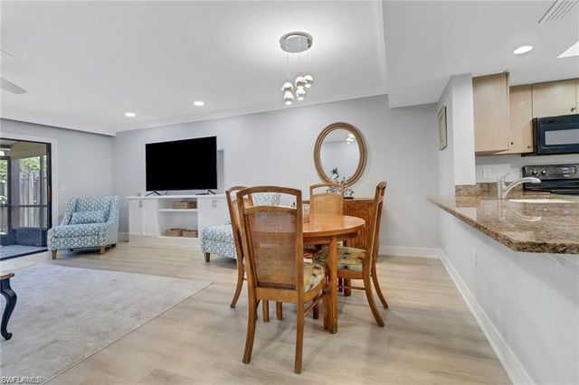 790 Meadowland DR 29-2, Naples, FL 34108