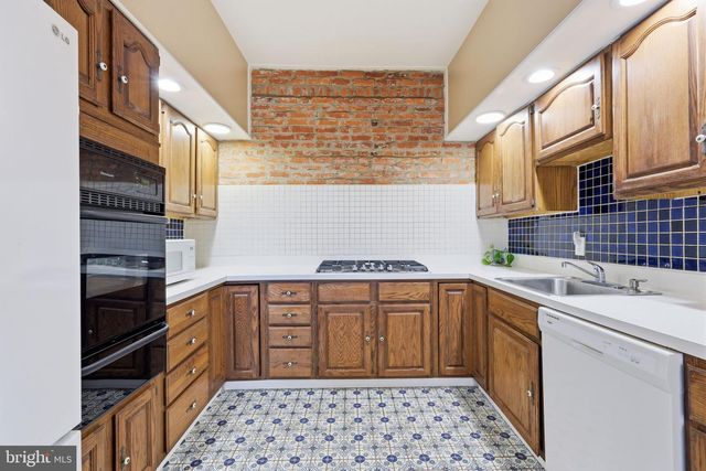 608 WASHINGTON LN, Jenkintown, PA 19046