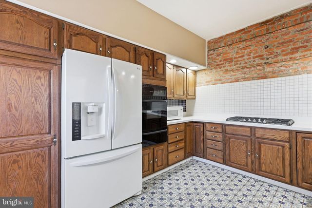 608 WASHINGTON LN, Jenkintown, PA 19046