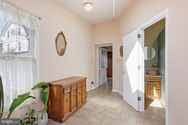 608 WASHINGTON LN, Jenkintown, PA 19046