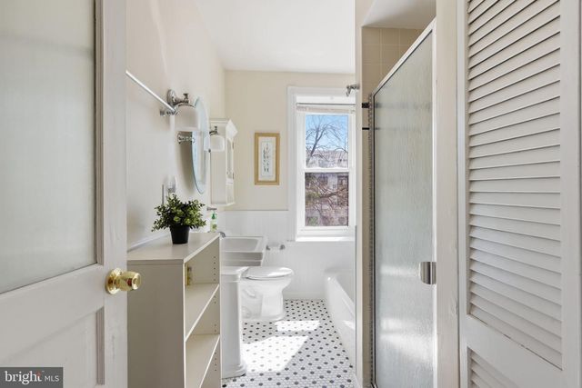 608 WASHINGTON LN, Jenkintown, PA 19046