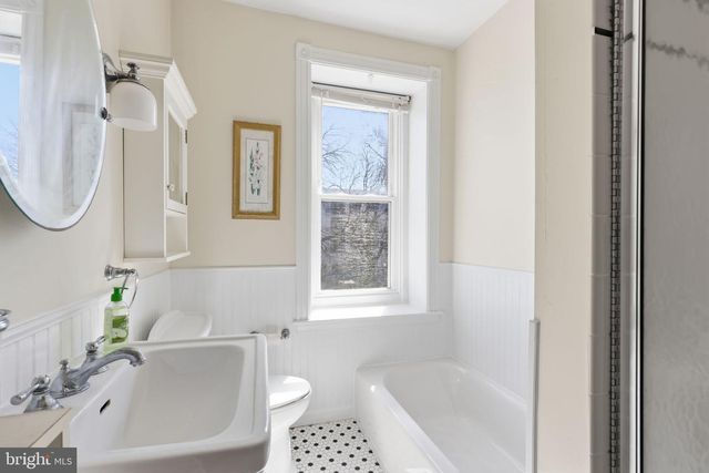 608 WASHINGTON LN, Jenkintown, PA 19046