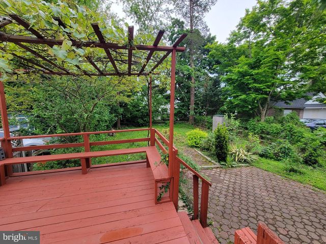 608 WASHINGTON LN, Jenkintown, PA 19046