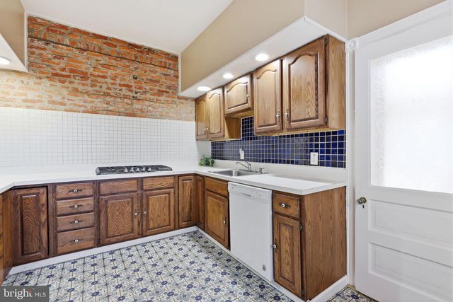 608 WASHINGTON LN, Jenkintown, PA 19046