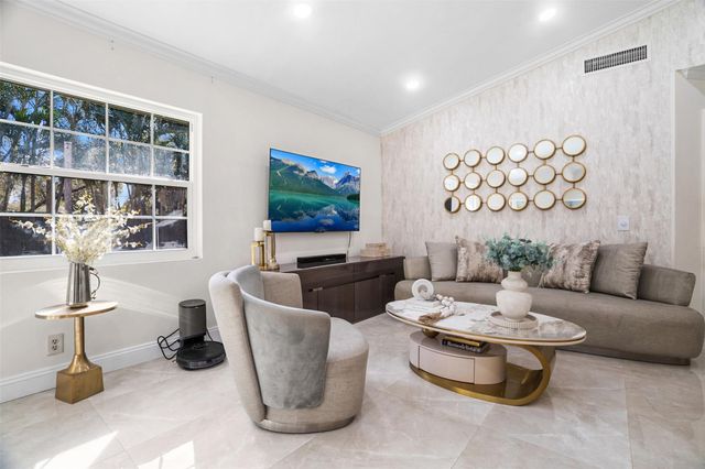 1427 Seagrape Cir, Weston, FL 33326